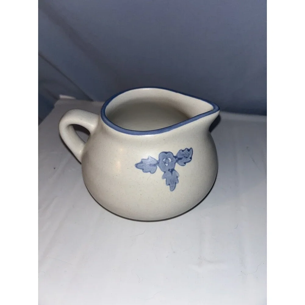 Pfaltzgraff Yorktowne Gravy Boat & Saucer - Picture 4 of 6